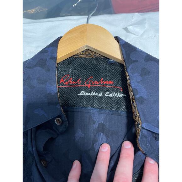 Robert Graham Blue Camo Floral Applique Button Up Shirt Men's size large - Picture 7 of 10